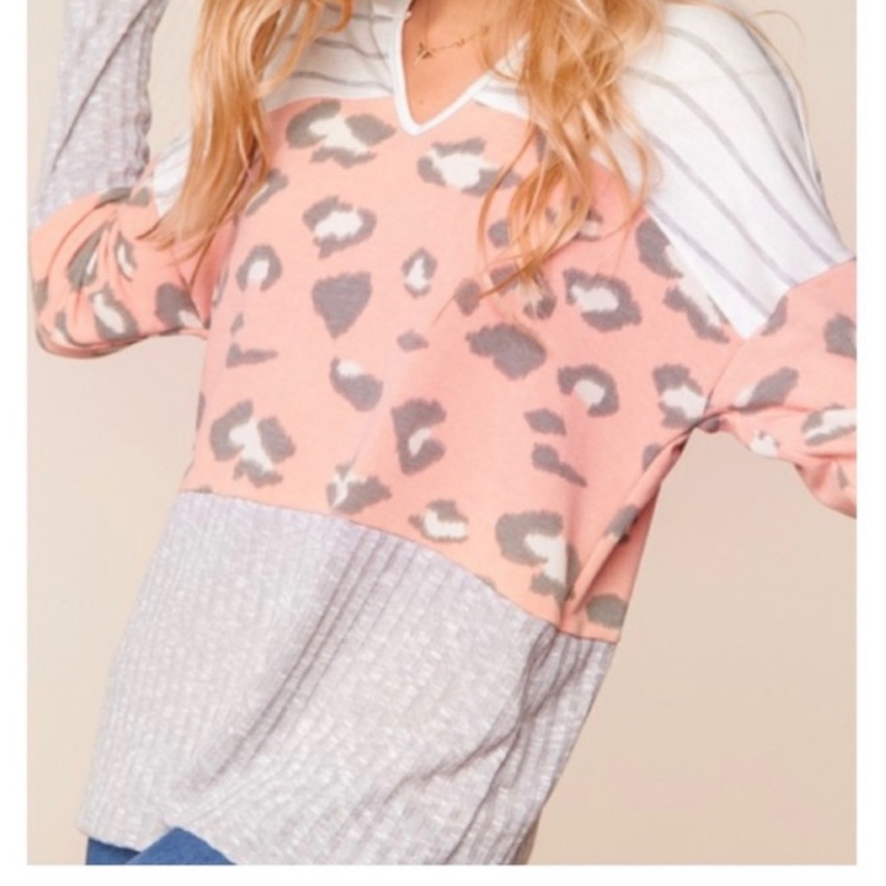 HACCI fabric HOODIE. Color block white/gray. Pink Leopard print.